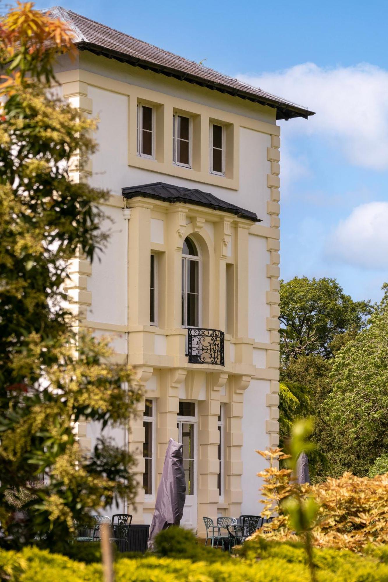 The Falcondale At Лампетер Екстериор снимка