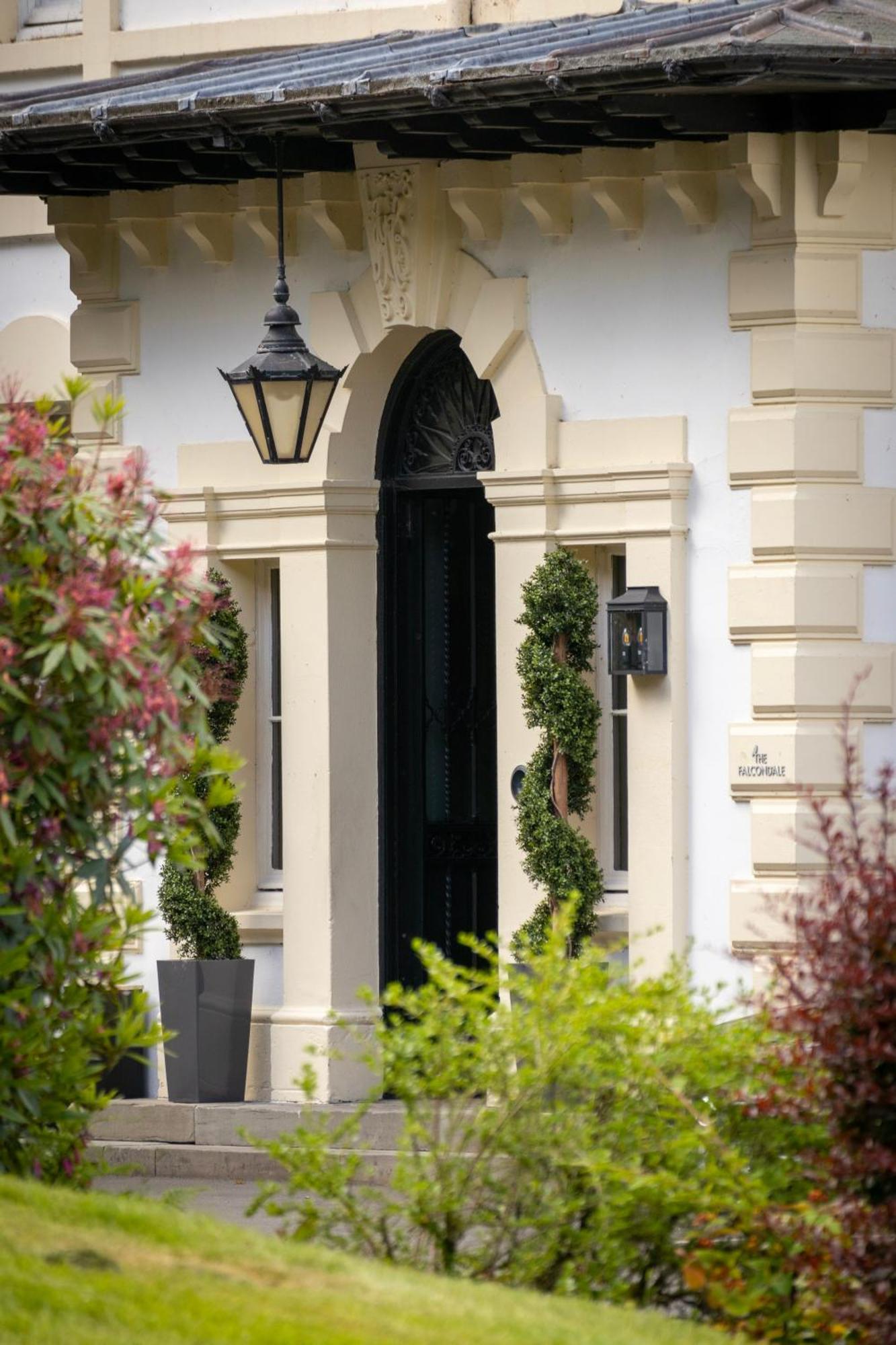 The Falcondale At Лампетер Екстериор снимка