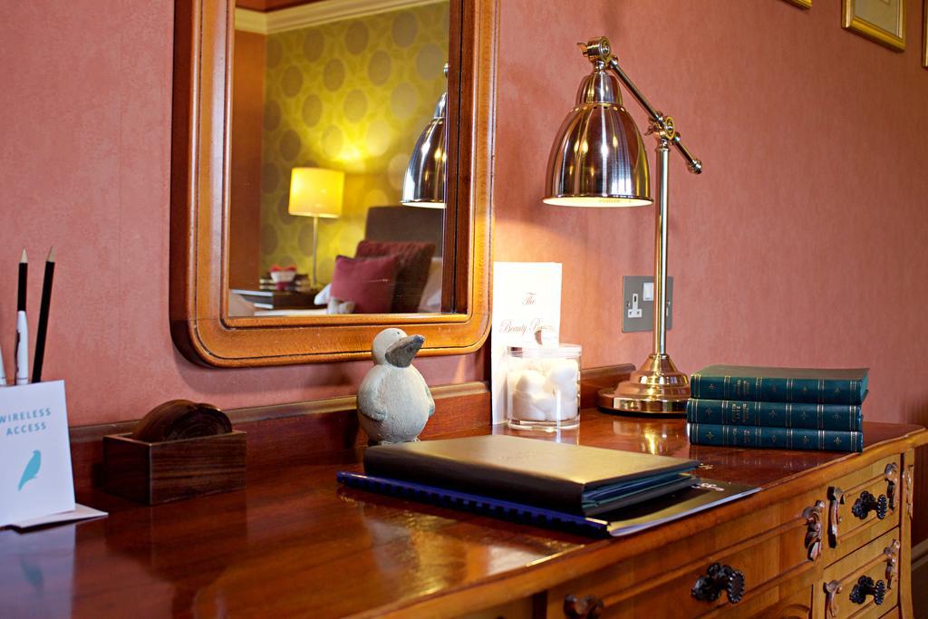 The Falcondale At Лампетер Екстериор снимка
