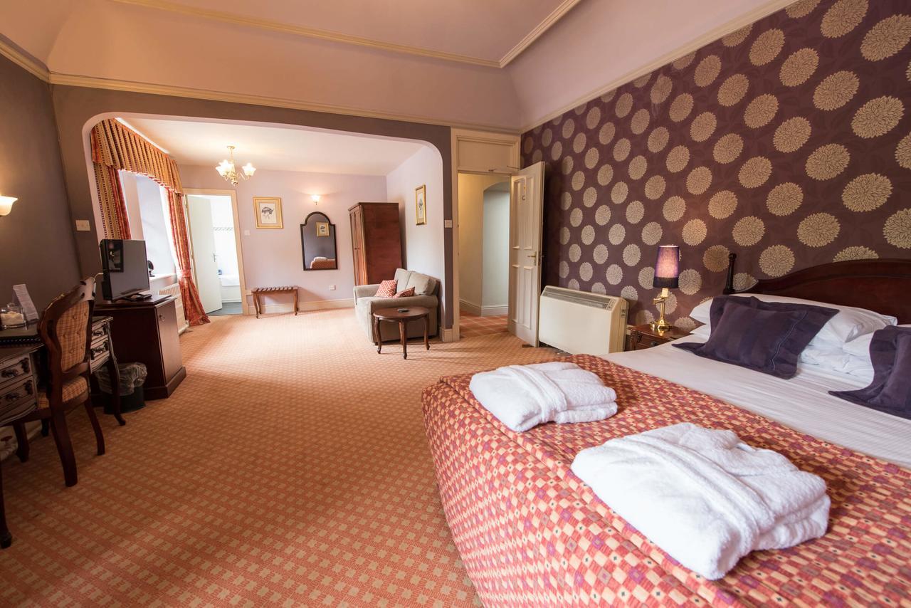 The Falcondale At Лампетер Екстериор снимка